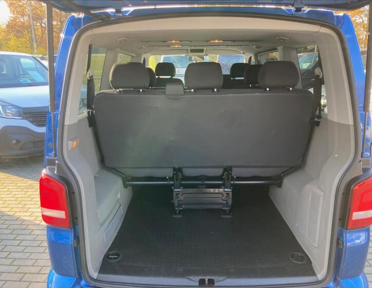 Volkswagen Caravelle 36