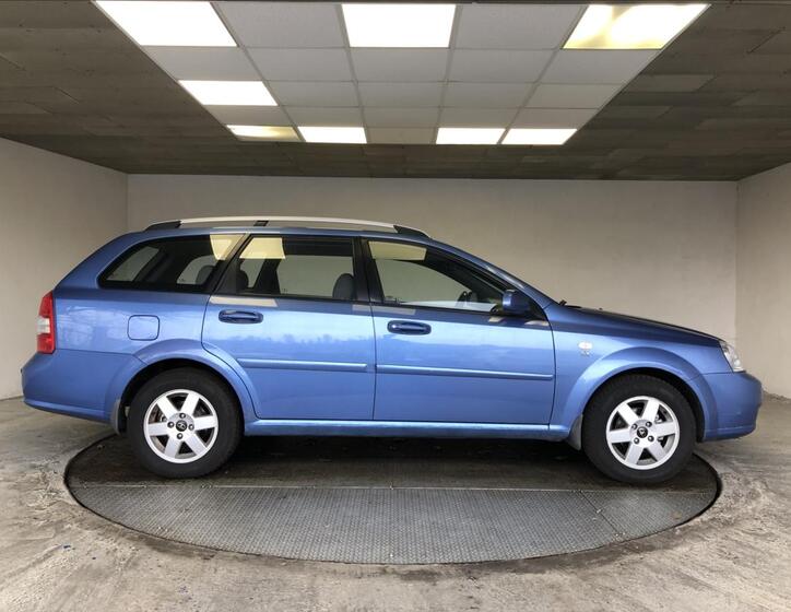 Chevrolet Nubira 8