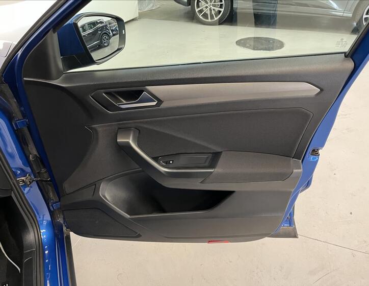 Volkswagen T-Roc 26