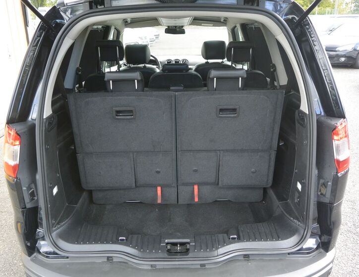 Ford Galaxy 32