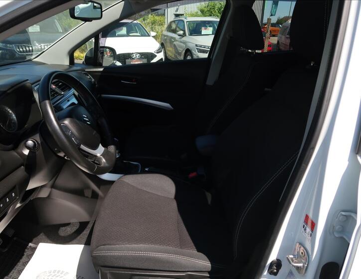 Suzuki SX4 S-Cross 12