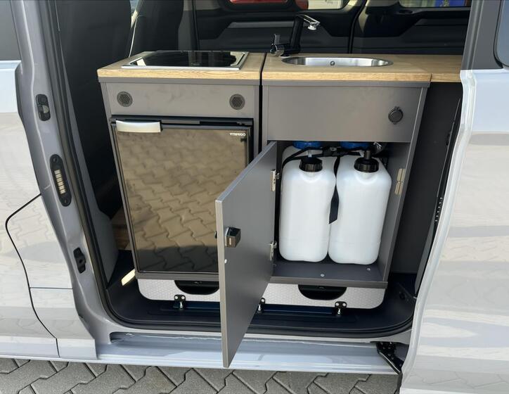 Ford Tourneo Custom 28