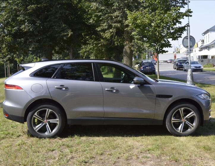 Jaguar F-Pace 4