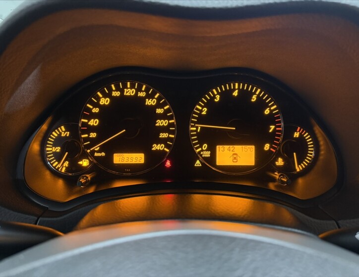 Toyota Avensis 10