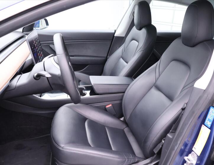 Tesla Model 3 12