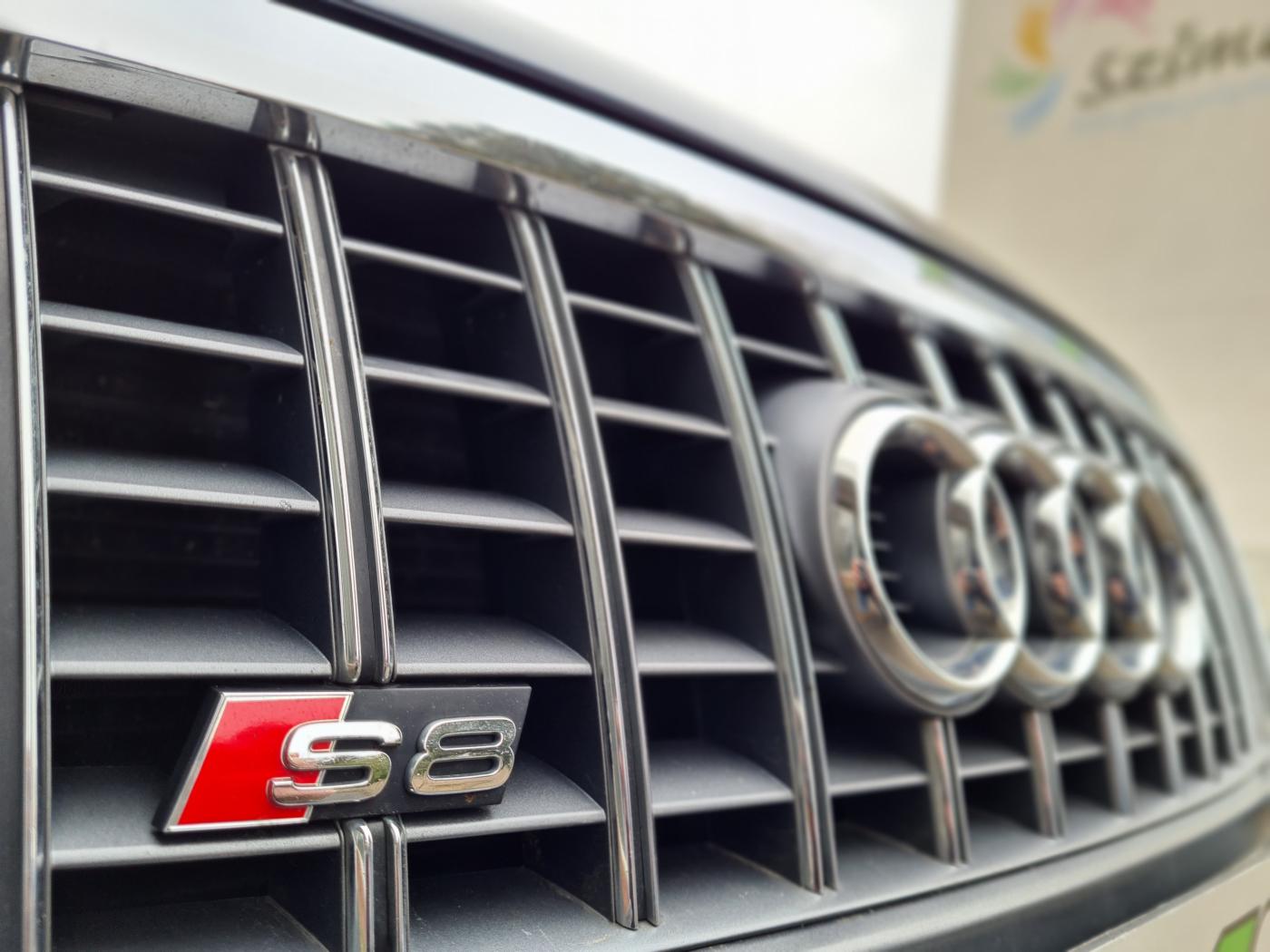 Audi S8