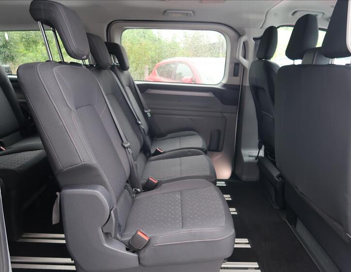 Ford Tourneo Custom 21