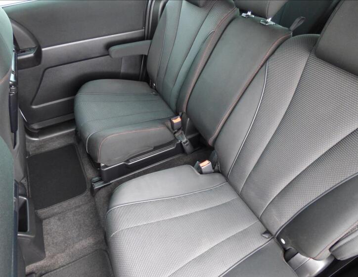 Mazda 5 33