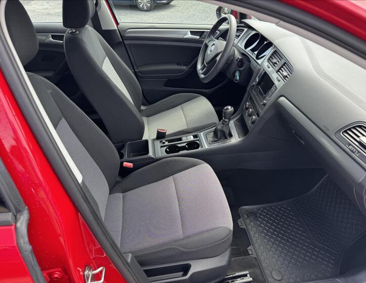 Volkswagen Golf 12
