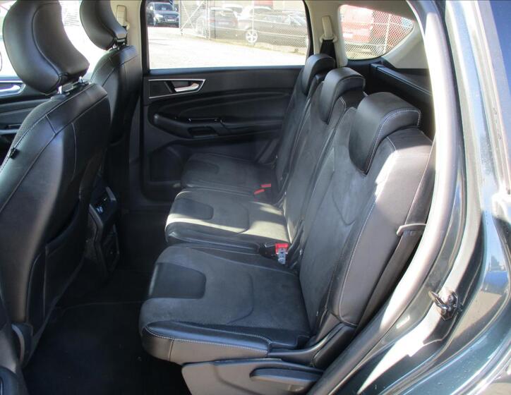 Ford S-MAX 8