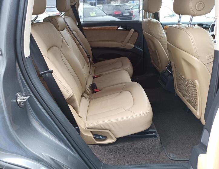 Audi Q7 12