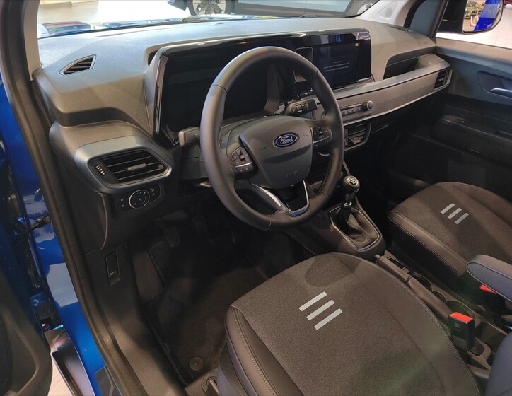 Ford Transit Courier 18