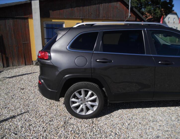 Jeep Cherokee 5