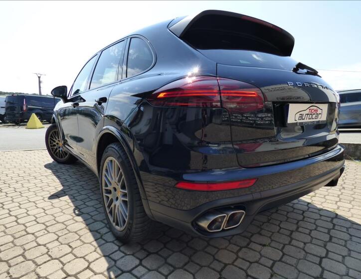 Porsche Cayenne 75