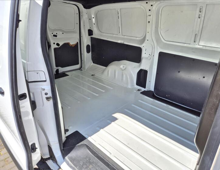 Toyota ProAce 16