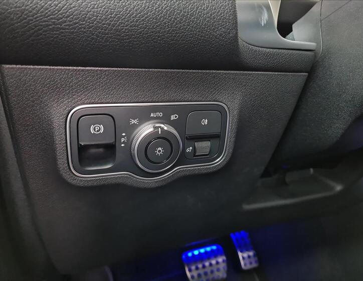 Mercedes-Benz GLB 11