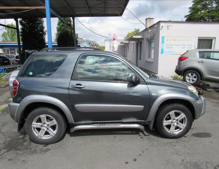 Toyota RAV4 8