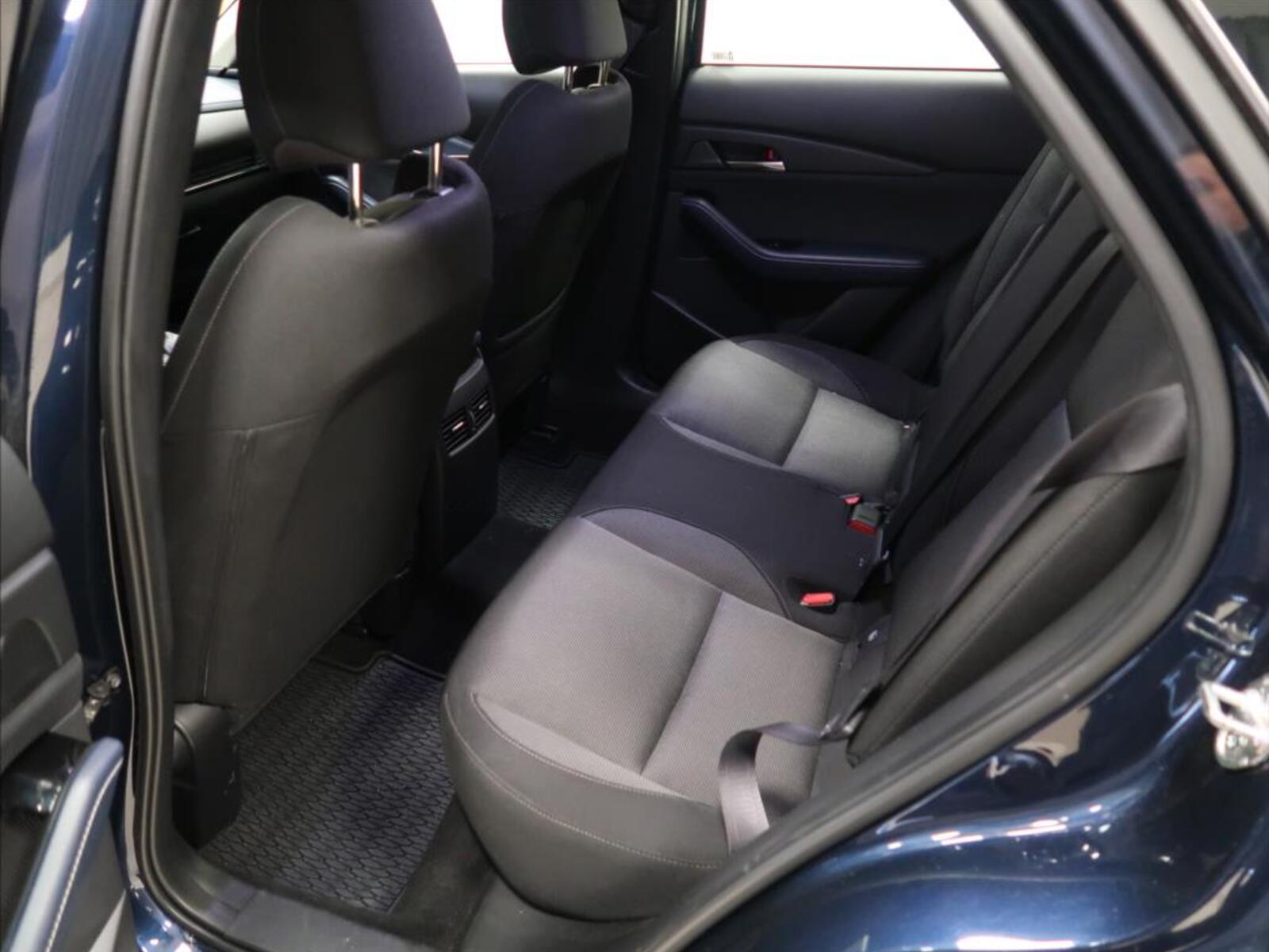 Mazda CX-30 8