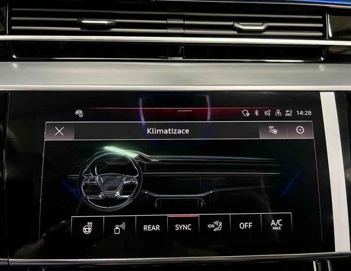 Audi S8 18