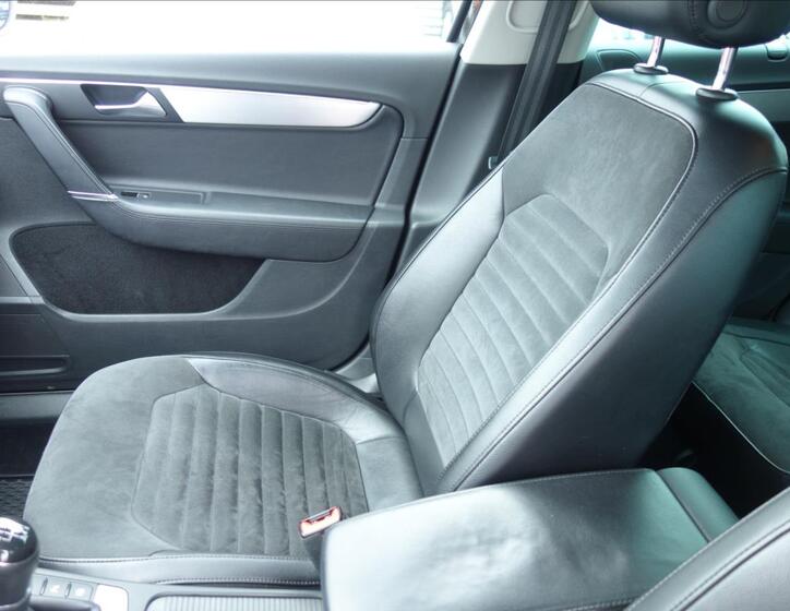 Volkswagen Passat 11
