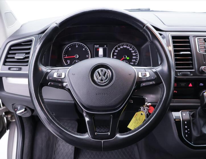Volkswagen Multivan 19