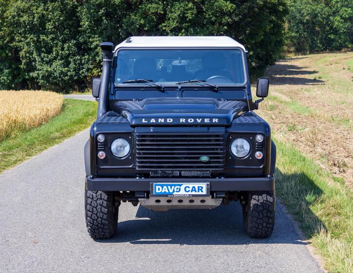 Land Rover Defender 2