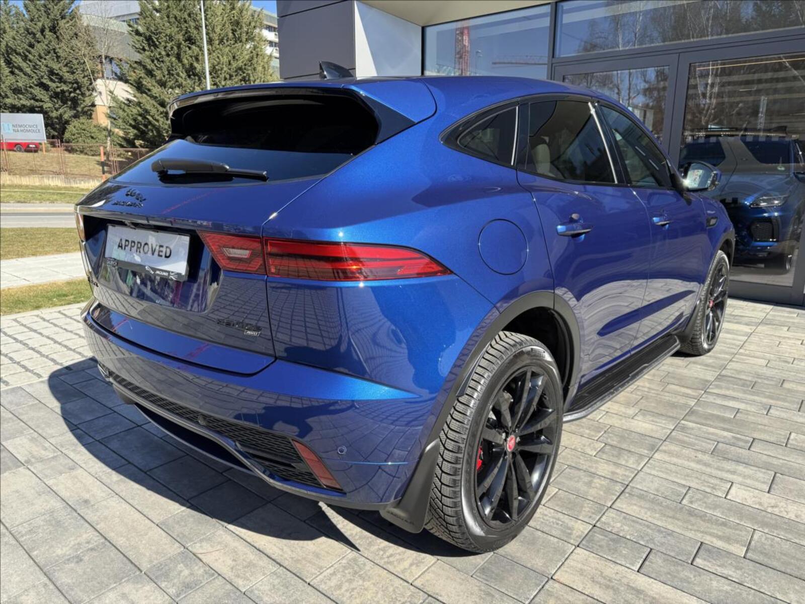 Jaguar E-Pace 4
