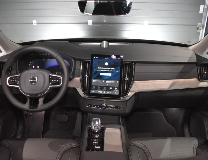 Volvo XC90 30