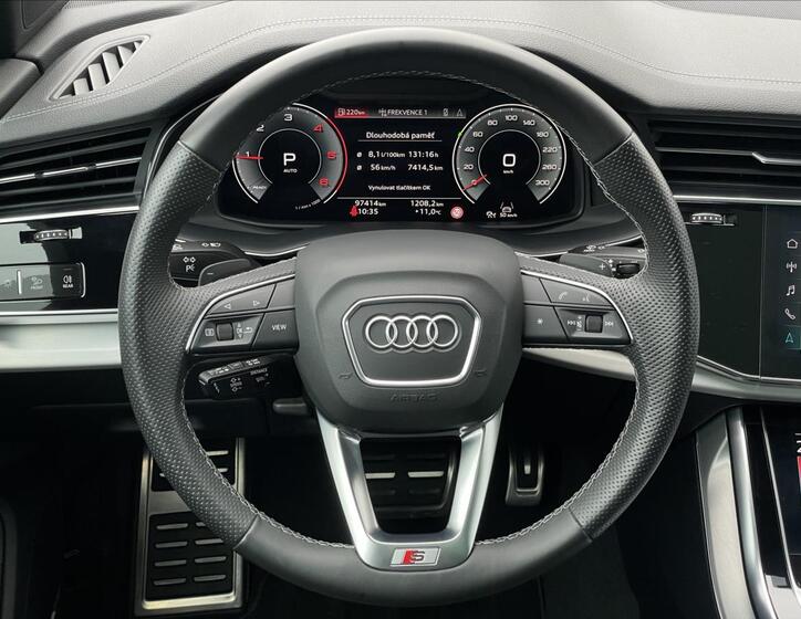 Audi Q7 8