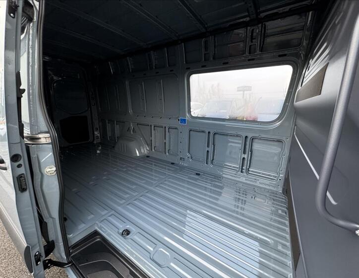 Mercedes-Benz Sprinter 8