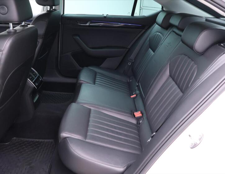 Škoda Superb 14