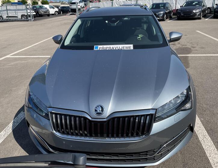 Škoda Superb 1