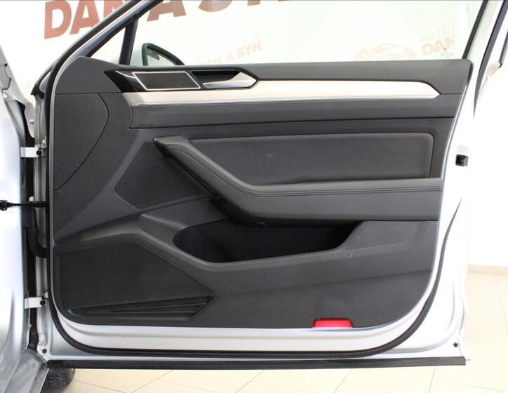 Volkswagen Passat 11