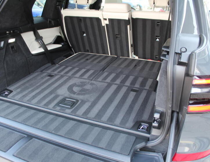 BMW X7 26