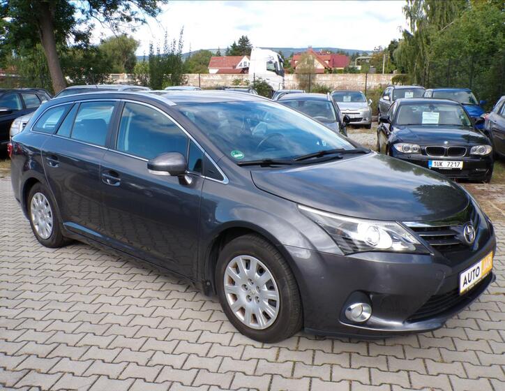 Toyota Avensis 1