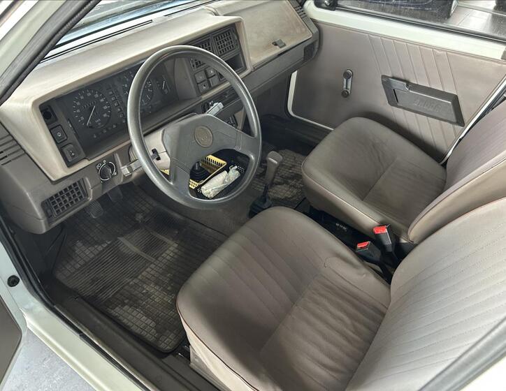 Škoda Favorit 7