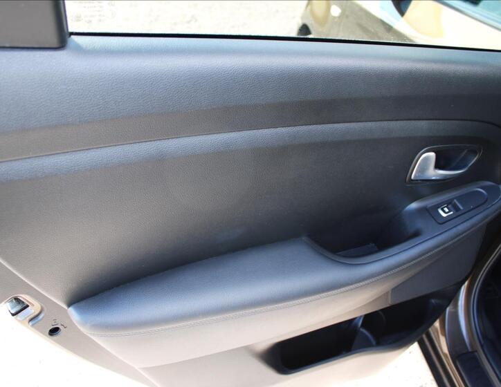 KIA Carens 27