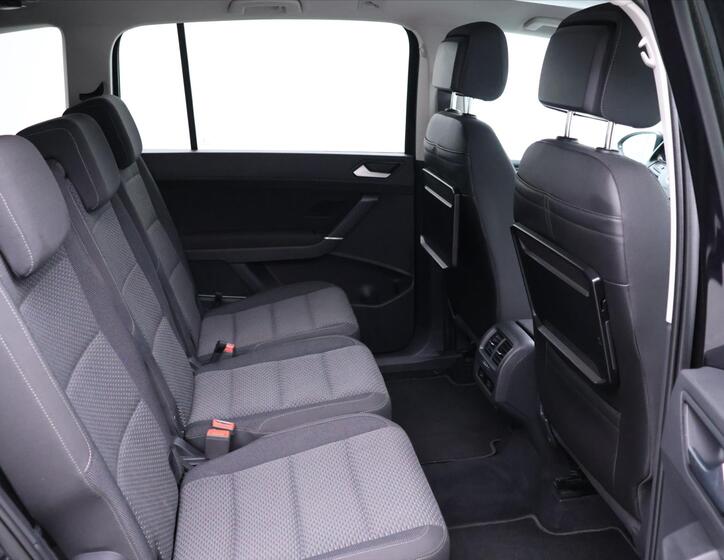 Volkswagen Touran 16
