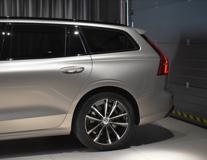Volvo V60 9