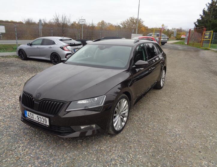 Škoda Superb 1
