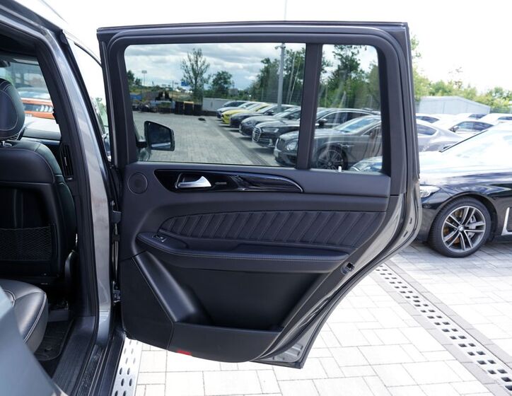 Mercedes-Benz GLS 29