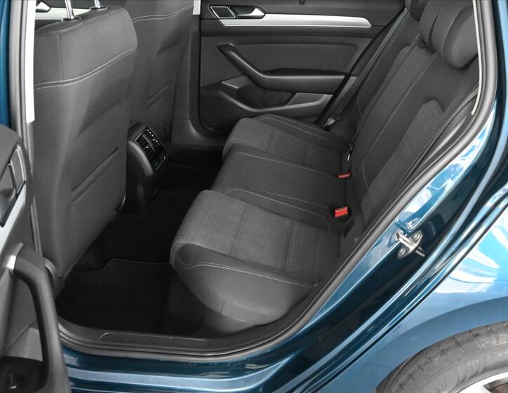 Volkswagen Passat 10