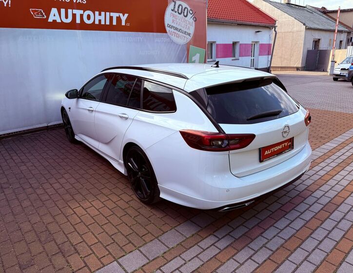 Opel Insignia 9