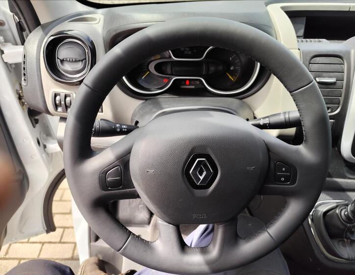 Renault Trafic 14