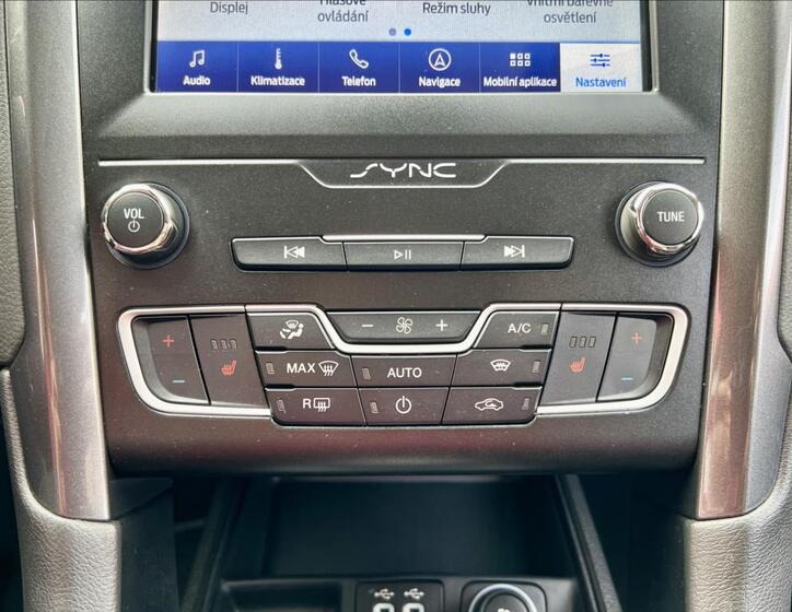 Ford Mondeo 38
