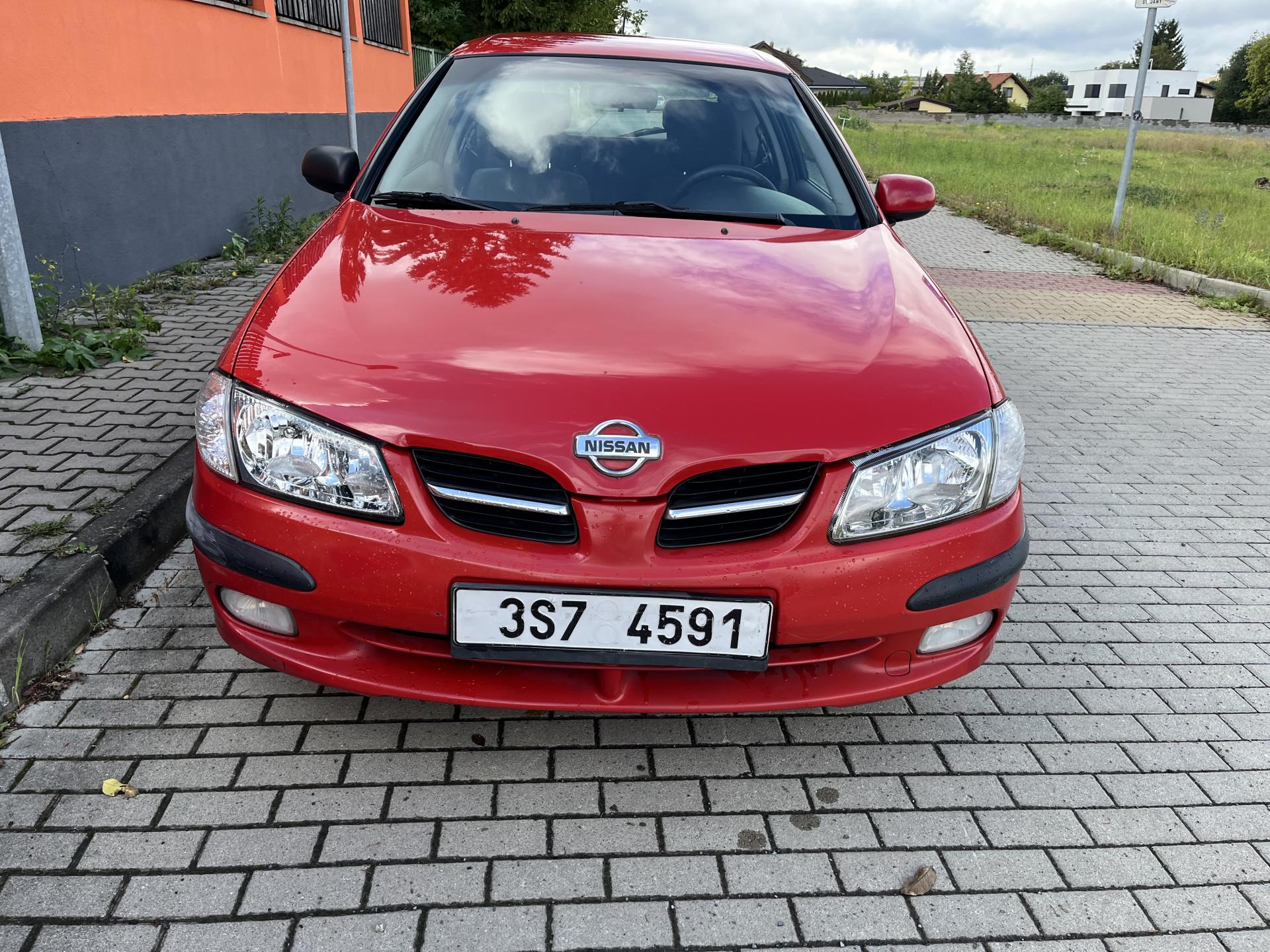 Nissan Almera