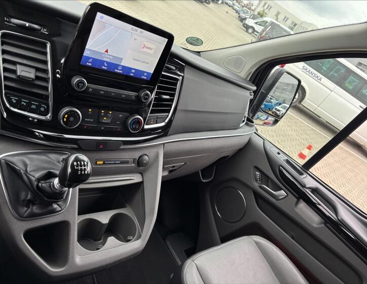 Ford Tourneo Custom 36