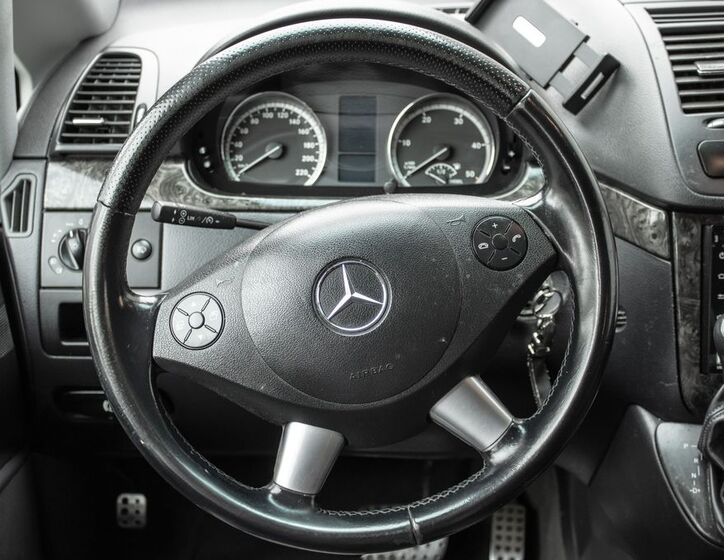 Mercedes-Benz Viano 10
