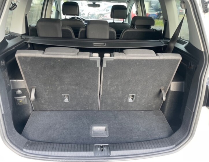 Volkswagen Touran 6