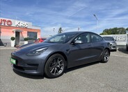 Tesla Model 3 11